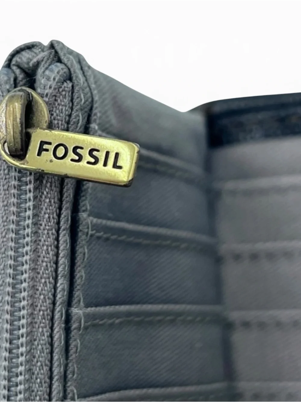 Fossil Ella Black Pebbled Leather Bifold Wallet Zip Coin Pocket Compact Clutch